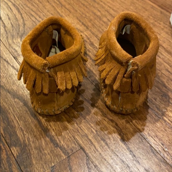 Minnetonka Riley Infant Bootie - Picture 3 of 5